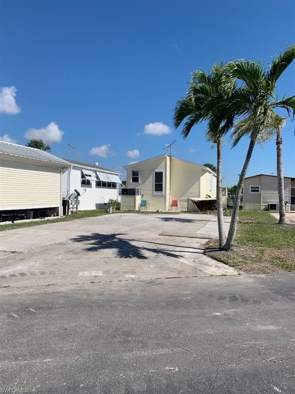 19681 Summerlin RD FORT MYERS, FL 33908