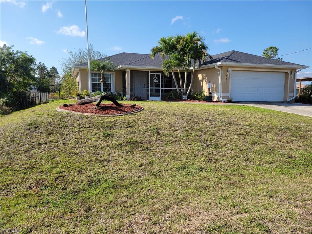 2605 24th ST W LEHIGH ACRES, FL 33971