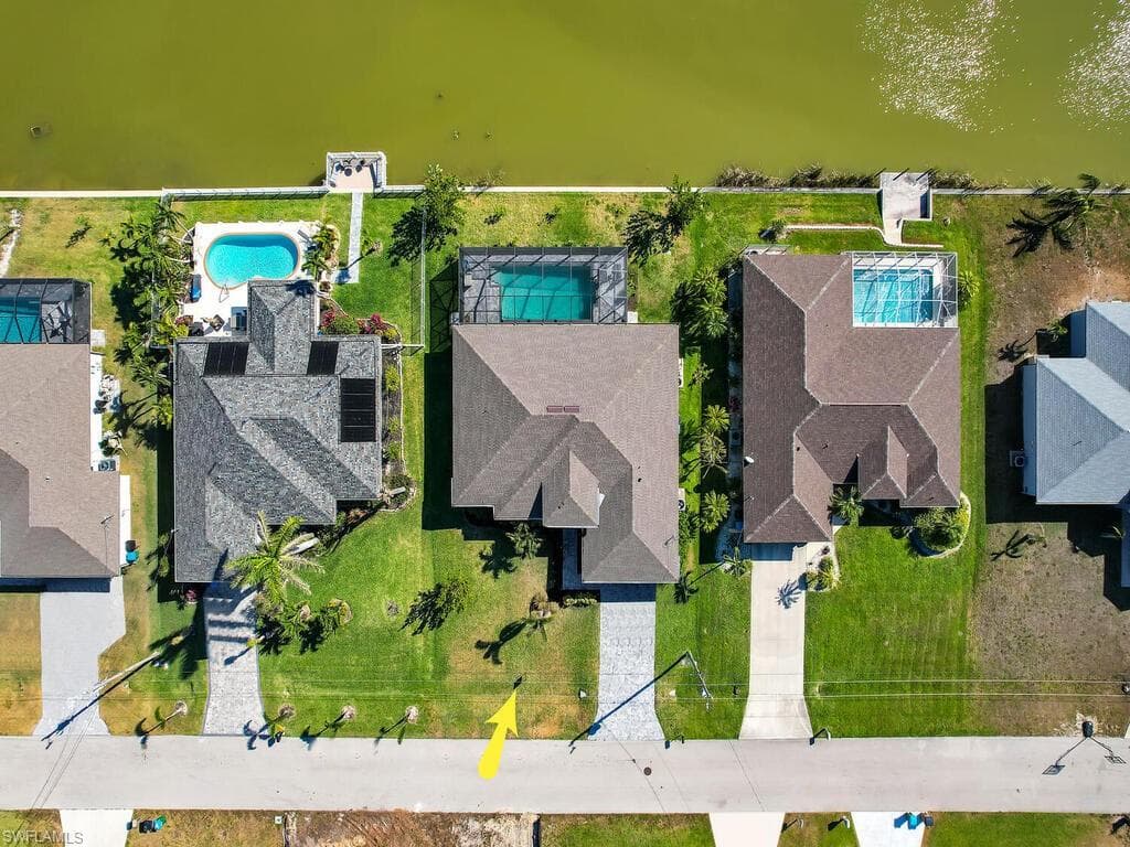 1820 SW 11th ST CAPE CORAL, FL 33991