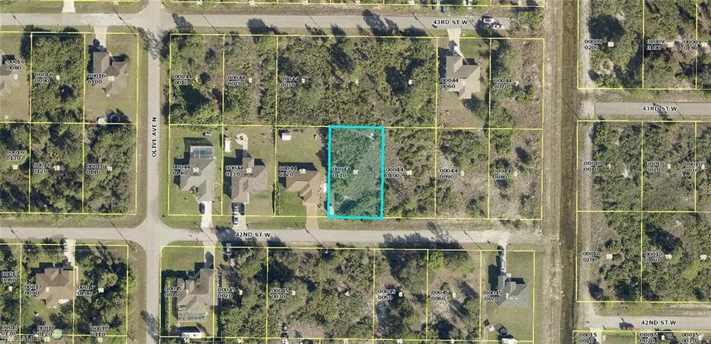 3106 42nd ST W LEHIGH ACRES, FL 33971