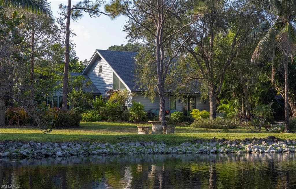 1283 Solana RD D-5 NAPLES, FL 34103