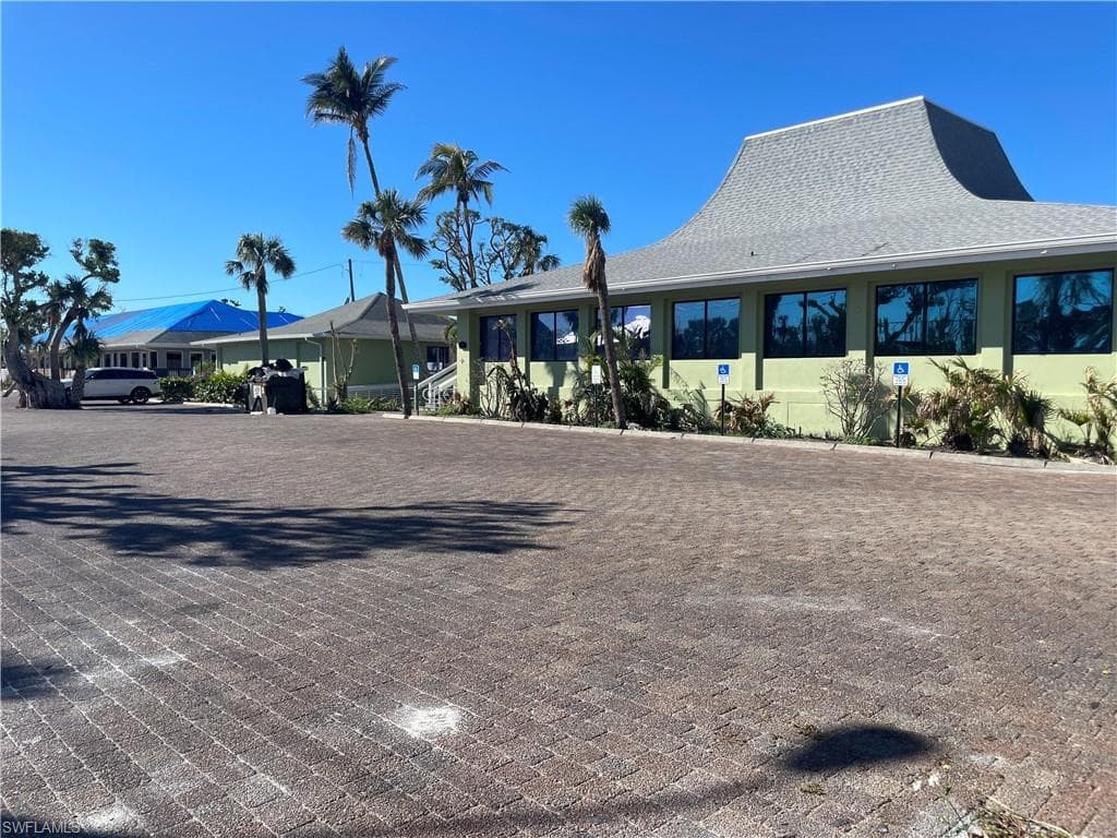 975 Rabbit RD SANIBEL, FL 33957