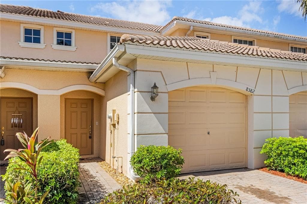 8582 Athena CT LEHIGH ACRES, FL 33971
