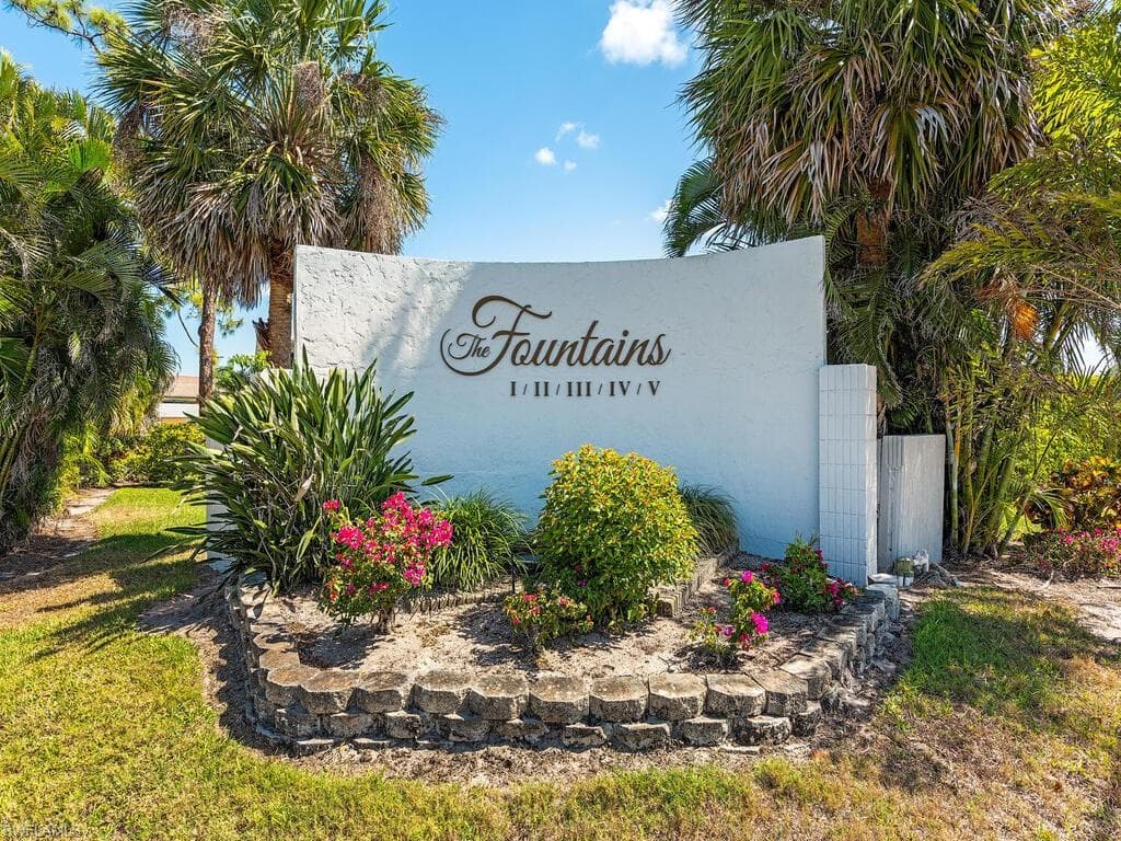 5590 Rattlesnake Hammock RD M-203 NAPLES, FL 34112