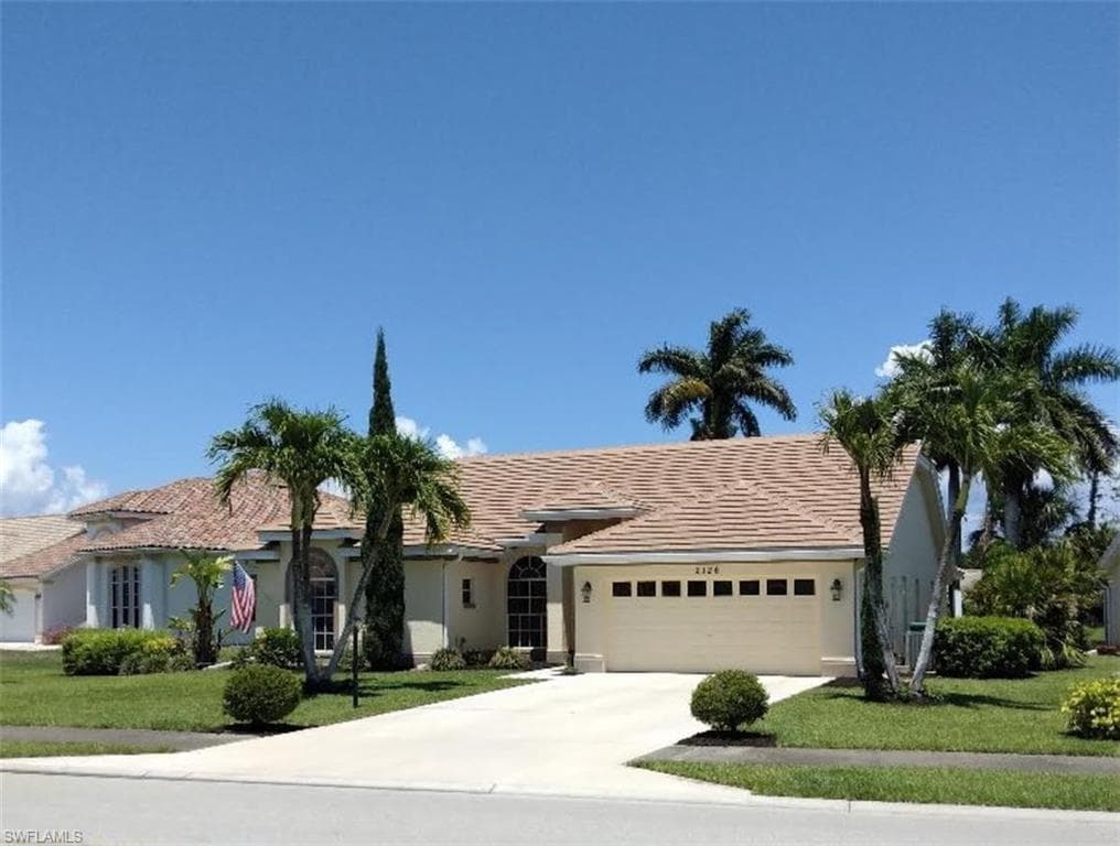 2126 CROWN POINTE BLVD E NAPLES, FL 34112