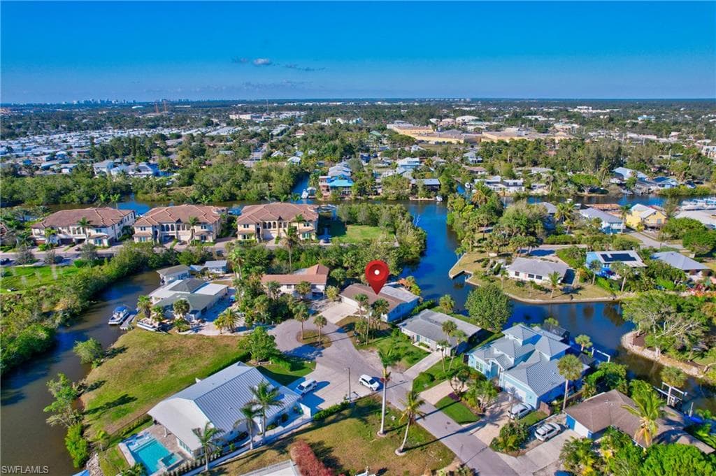 3165 Lakeview DR NAPLES, FL 34112