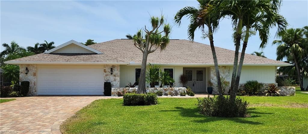 2218 Regal WAY NAPLES, FL 34110