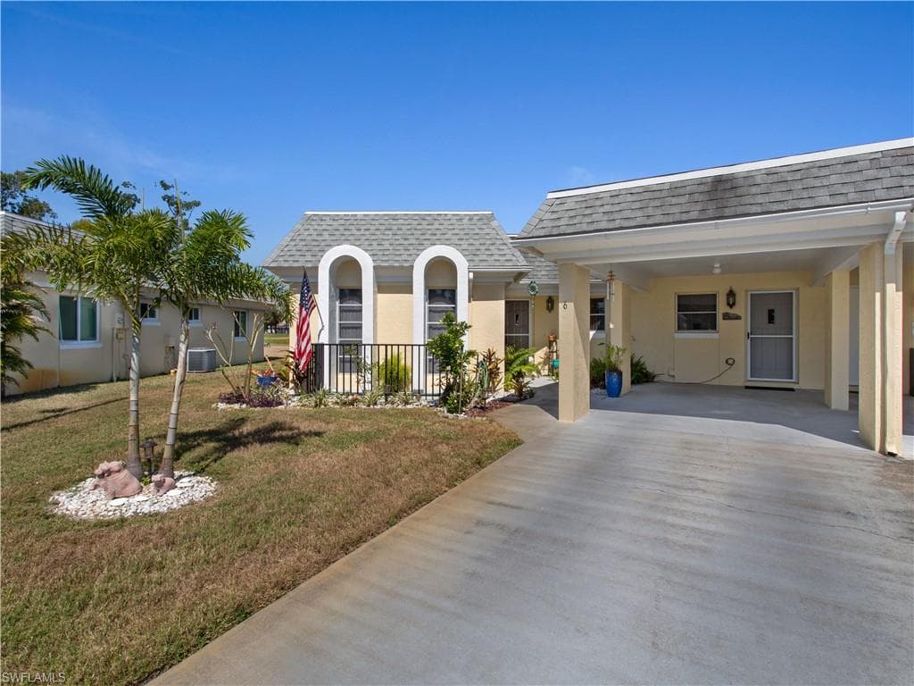 6 Regency CT NE LEHIGH ACRES, FL 33936