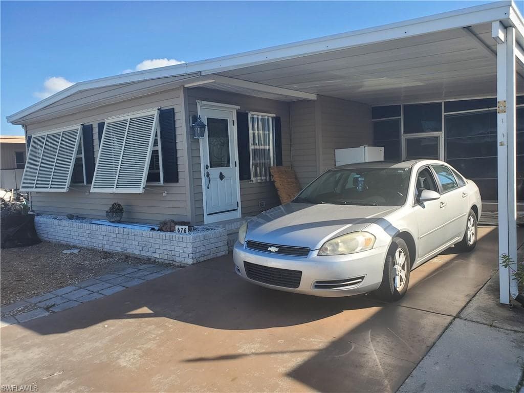 5506 Miles Standish LN NORTH FORT MYERS, FL 33917
