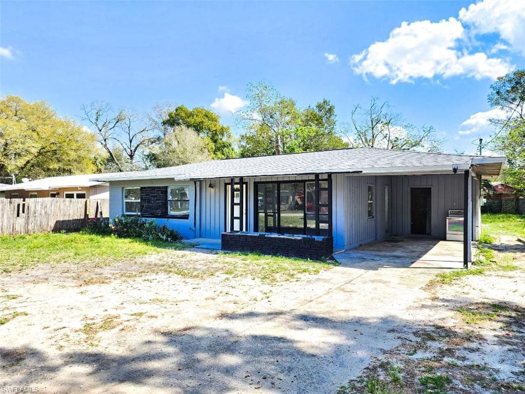 2713 SILVER LAKE DR PALATKA, FL 32177