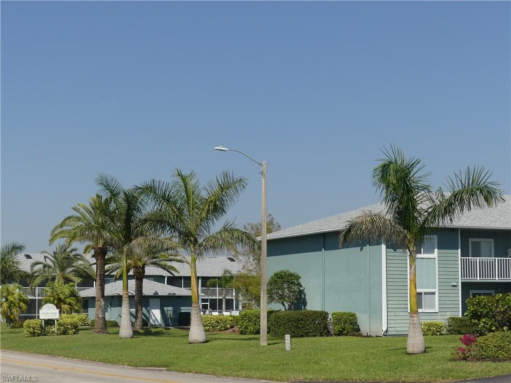 146 Cypress WAY E 802 NAPLES, FL 34110
