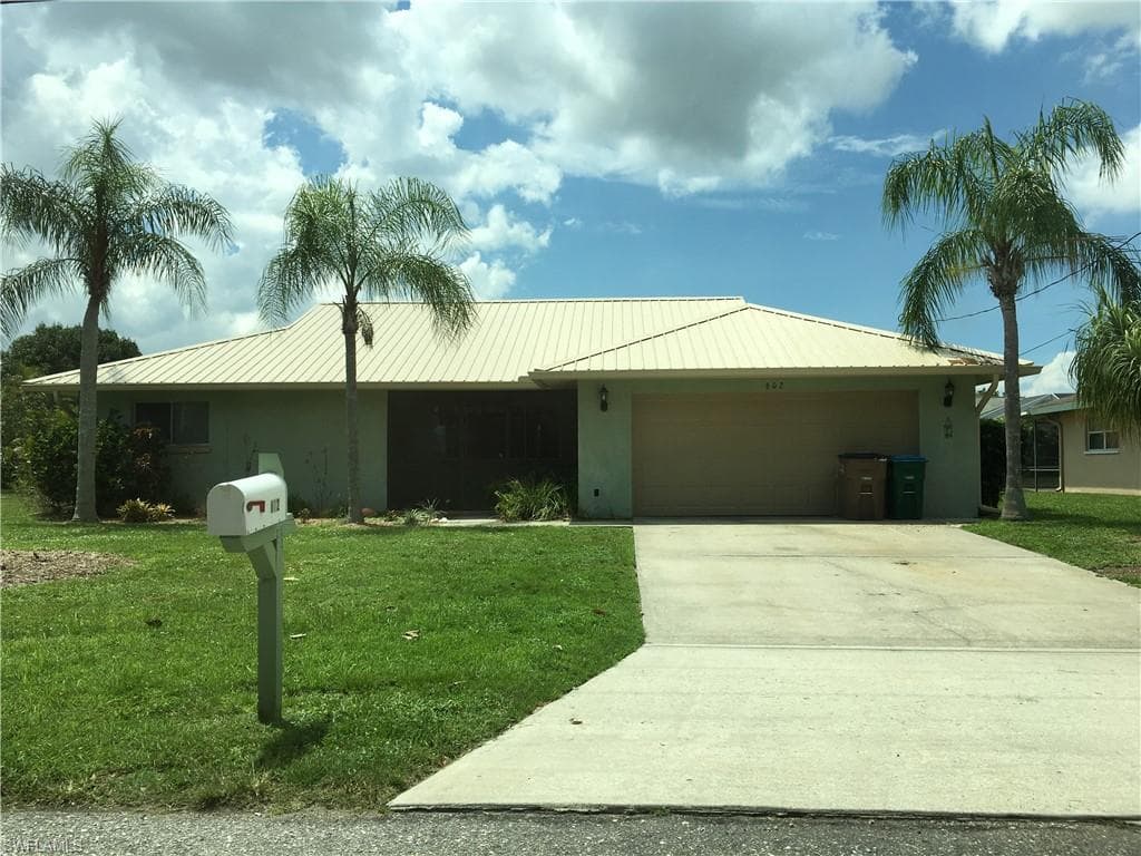 802 SE 32nd ST CAPE CORAL, FL 33904