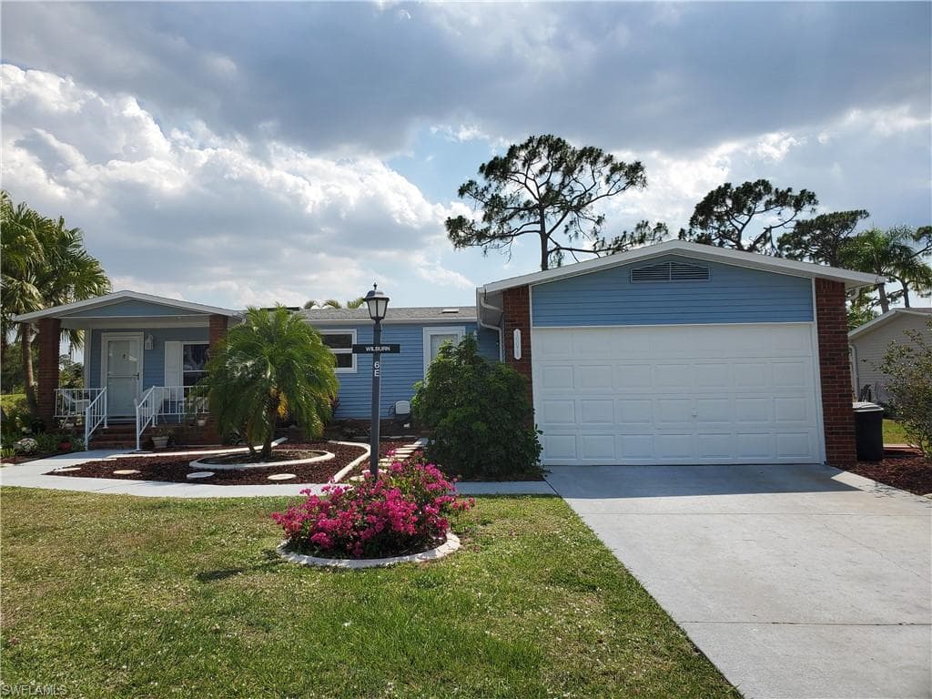 10079 Broken Woods CT NORTH FORT MYERS, FL 33903