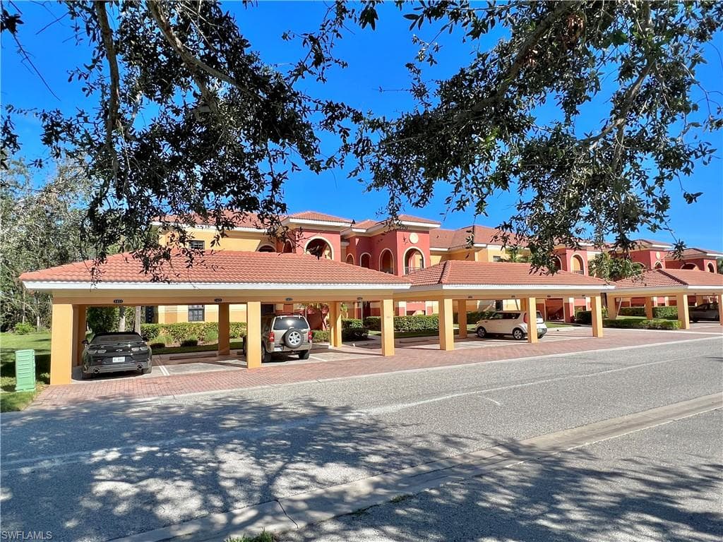 13671 Julias WAY 216 FORT MYERS, FL 33919