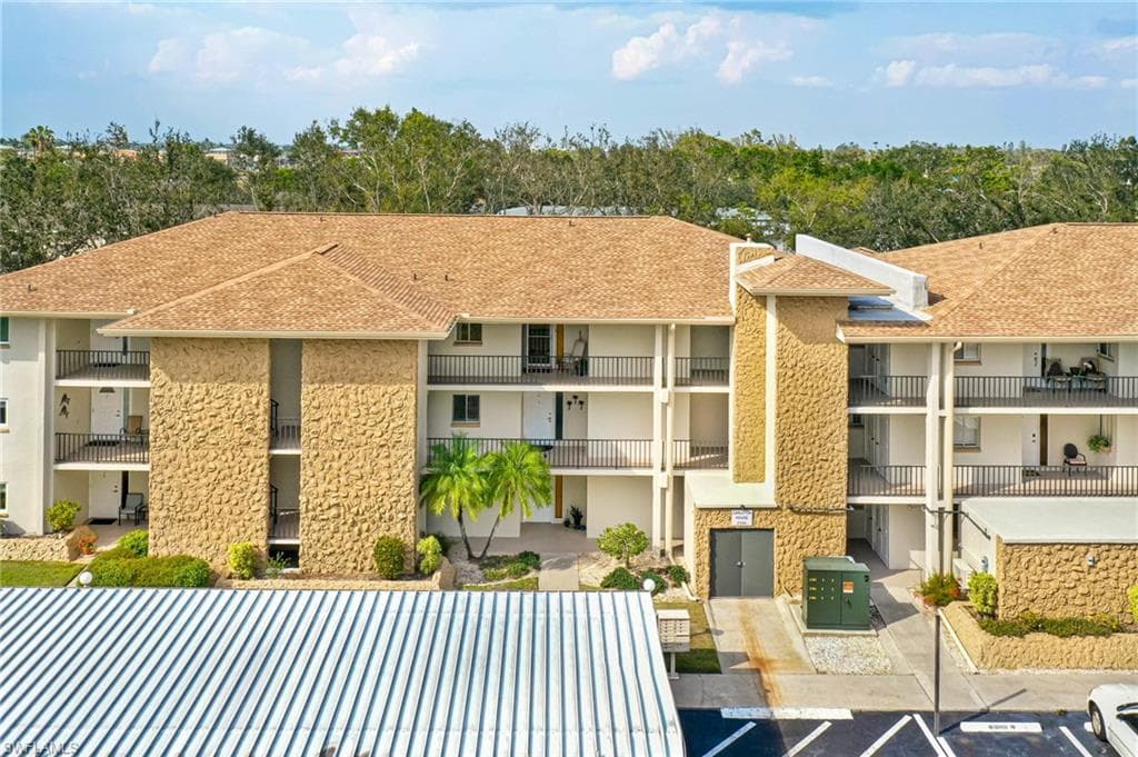 2100 Barkeley LN 11 FORT MYERS, FL 33907