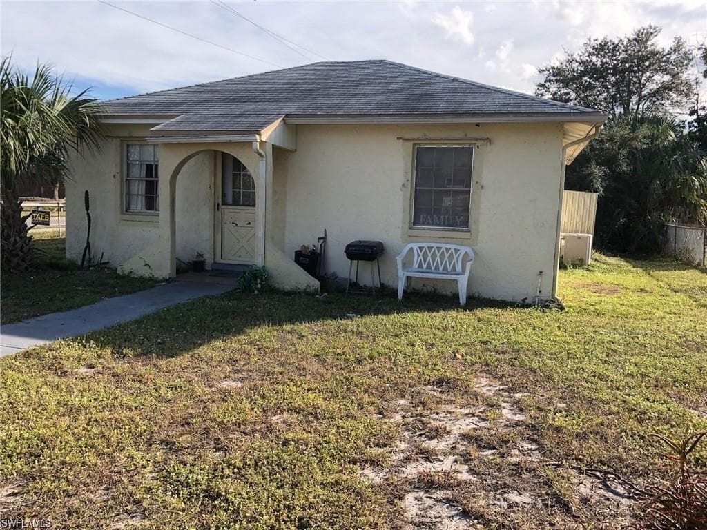 3156 Market ST FORT MYERS, FL 33916