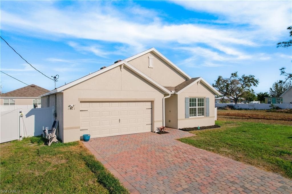 1821 NW 20th PL CAPE CORAL, FL 33993