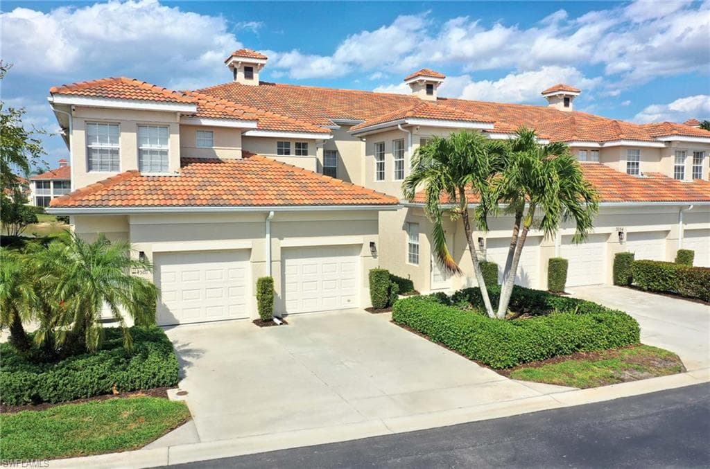 3054 Driftwood WAY 4504 NAPLES, FL 34109