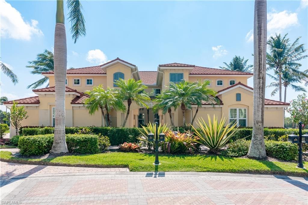 1298 Rialto WAY 201 NAPLES, FL 34114