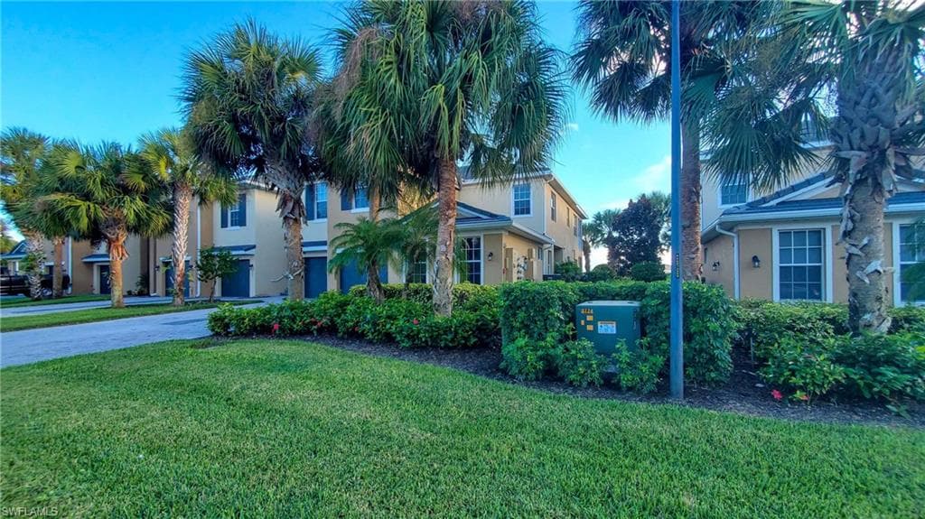 16590 Goldenrod LN 103 ALVA, FL 33920