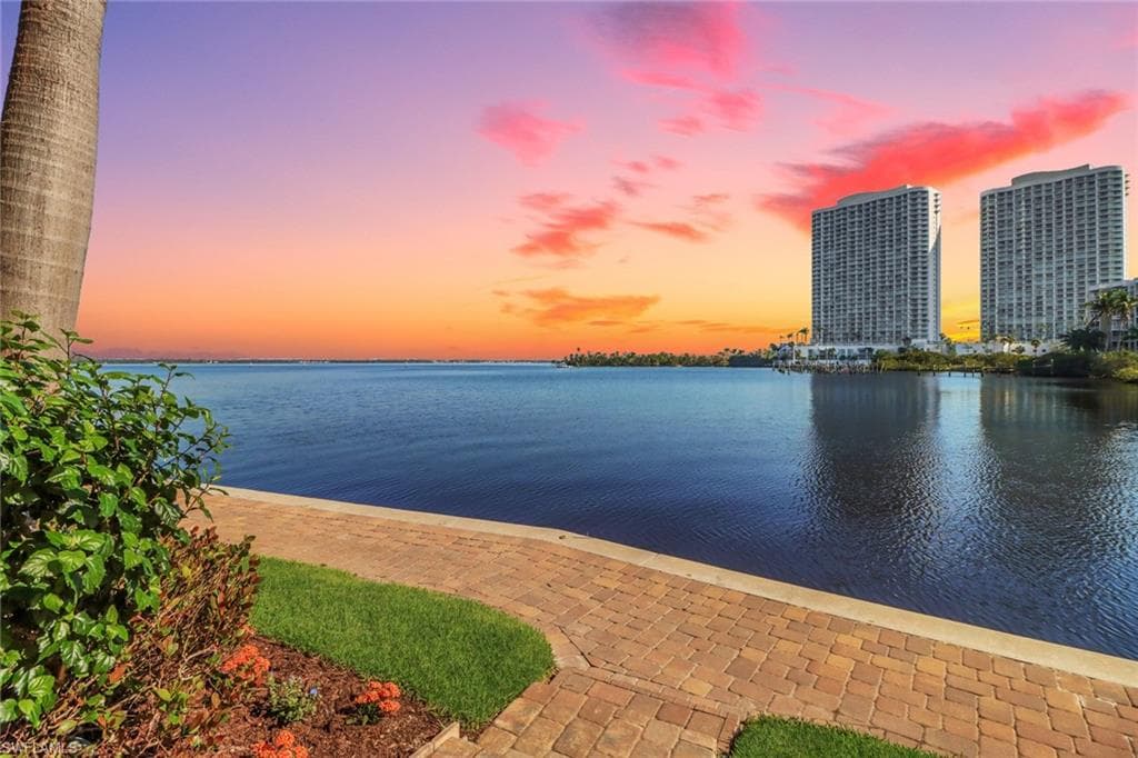2797 1st ST 106 FORT MYERS, FL 33916