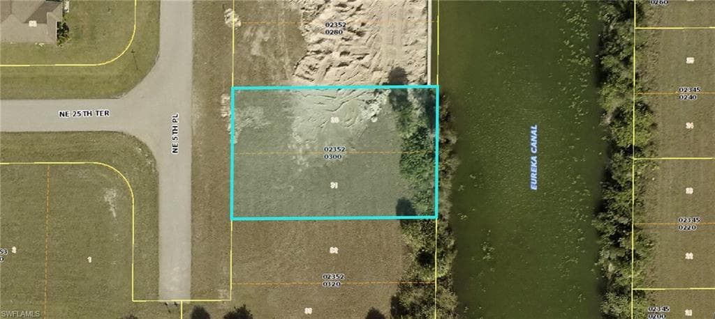 2515 NE 5th PL CAPE CORAL, FL 33909