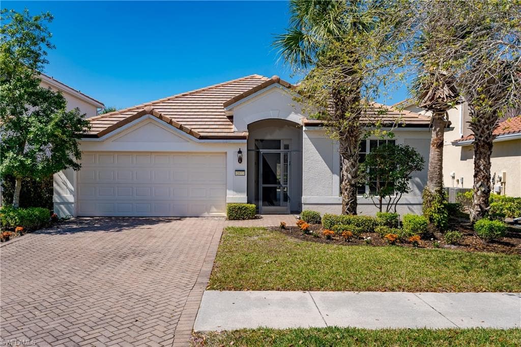1977 Sagebrush CIR NAPLES, FL 34120