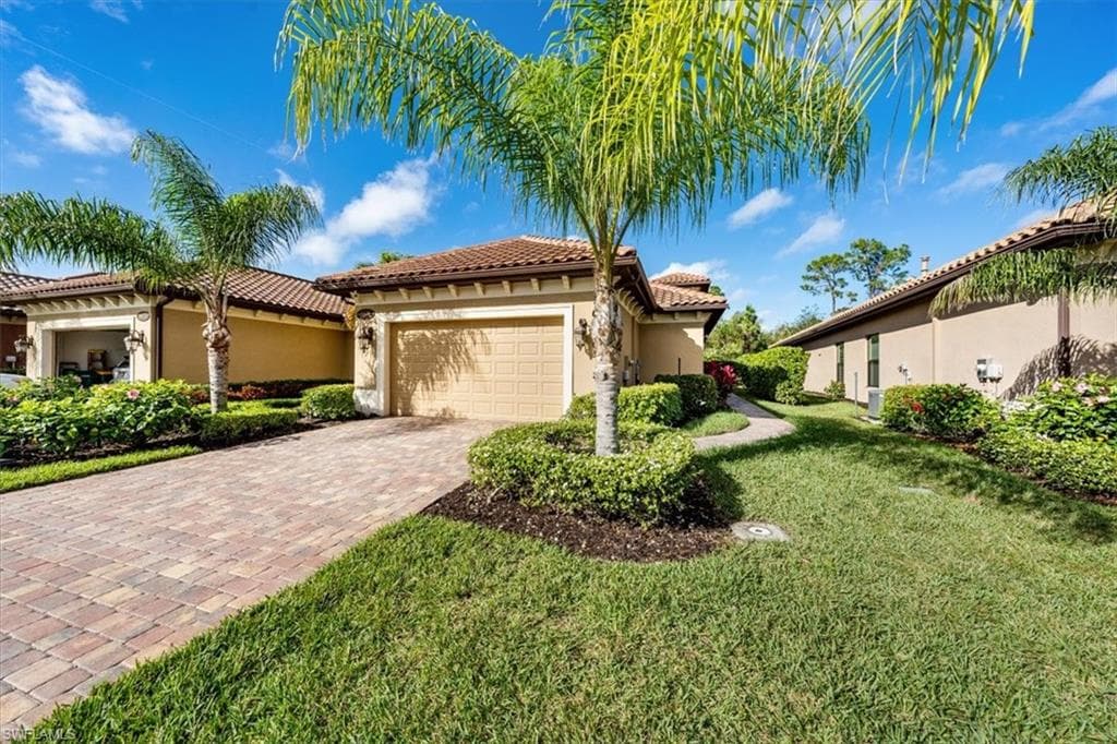 6631 Roma WAY NAPLES, FL 34113