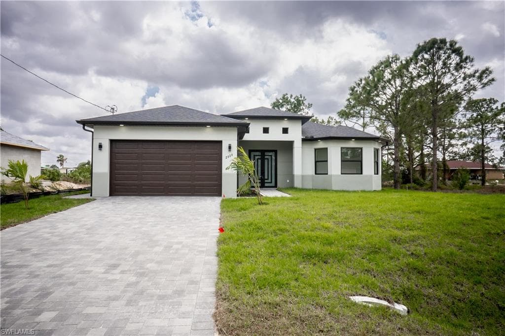 2929 19th ST SW LEHIGH ACRES, FL 33971