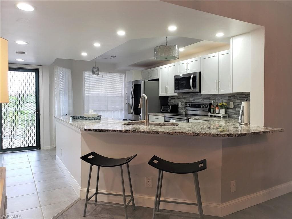 340 Horse Creek DR 406 NAPLES, FL 34110