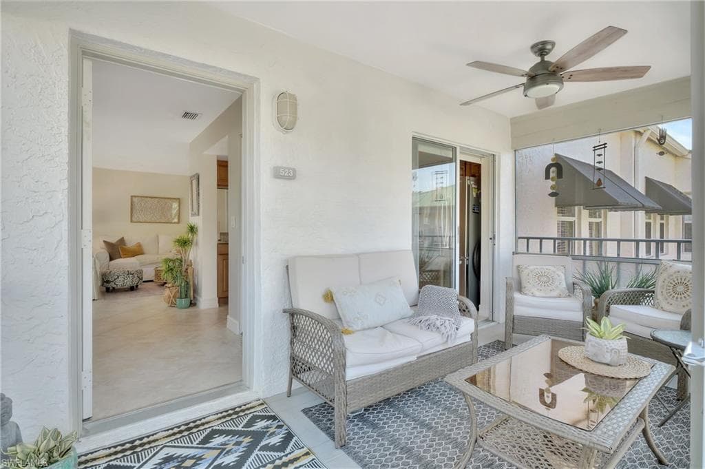 523 Club Side DR 523 NAPLES, FL 34110