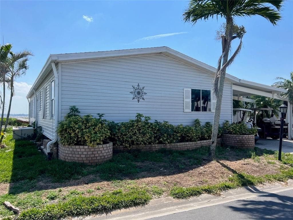 5546 Adam DR NORTH FORT MYERS, FL 33917