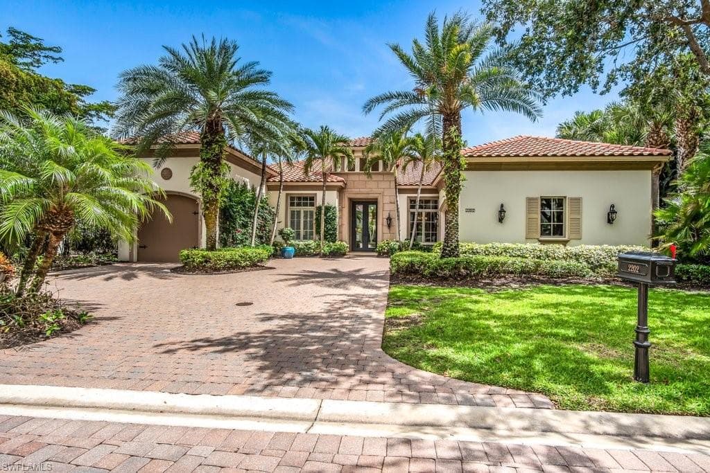 2202 Miramonte WAY NAPLES, FL 34105