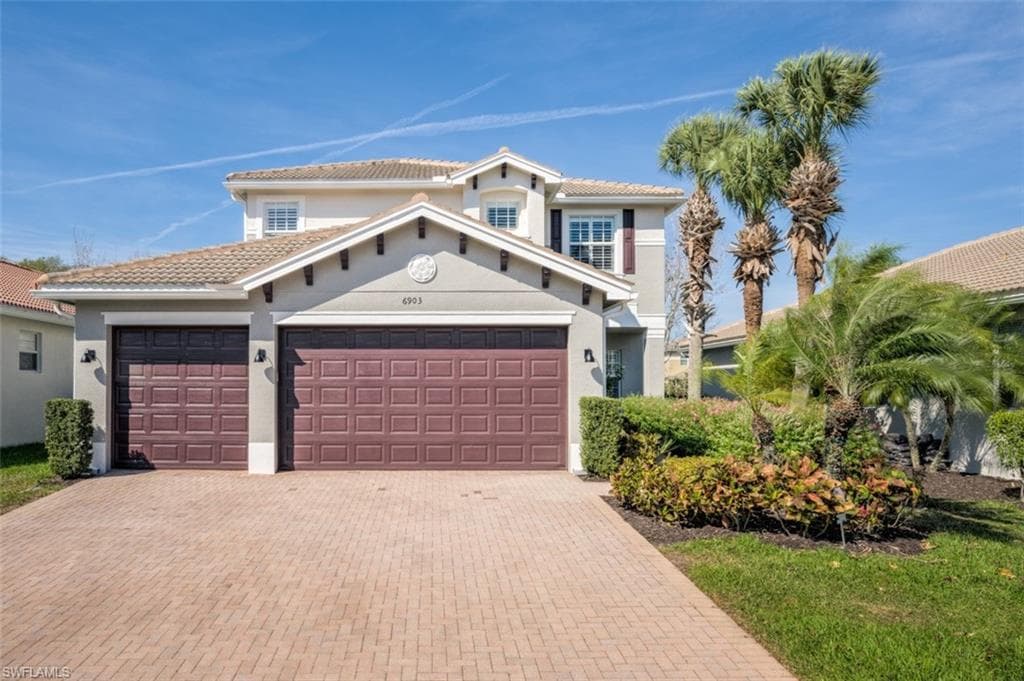 6903 DEL MAR TER NAPLES, FL 34105