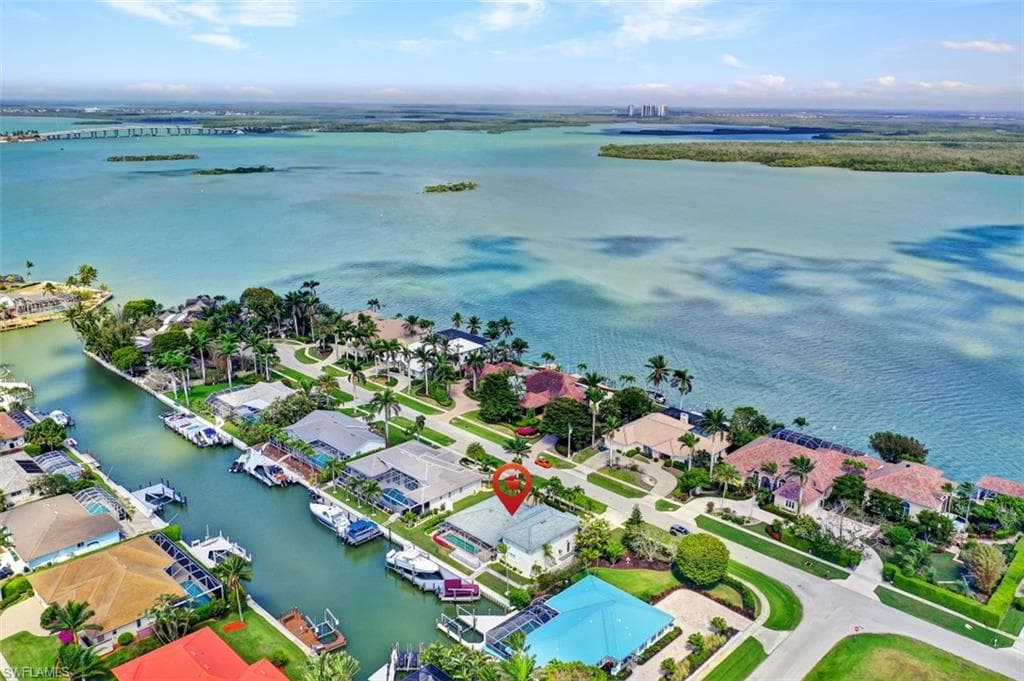 318 Polynesia CT MARCO ISLAND, FL 34145
