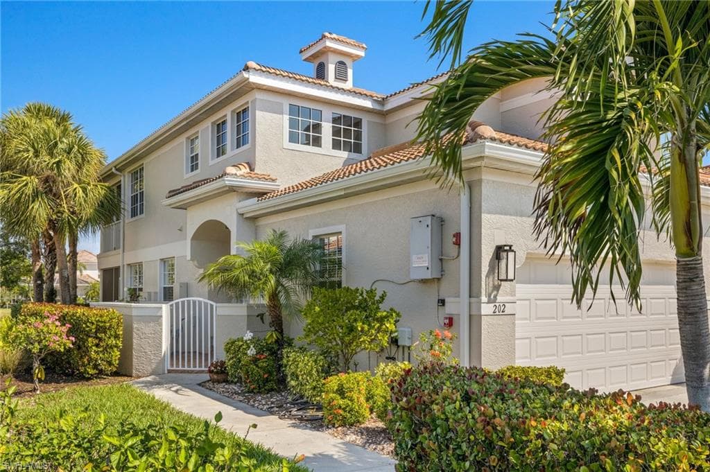 3086 Windsong CT 202 NAPLES, FL 34109