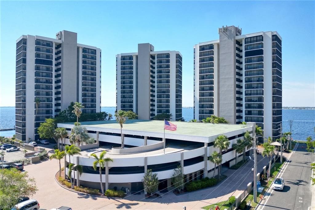 1910 Virginia AVE 803 FORT MYERS, FL 33901