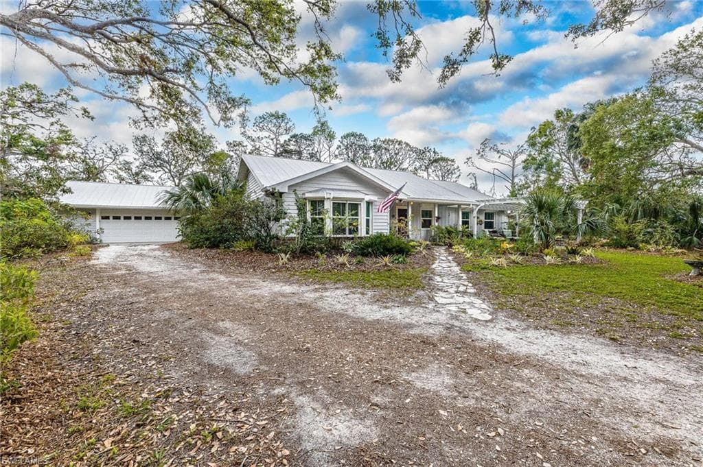 17880 Sawmill LN NORTH FORT MYERS, FL 33917
