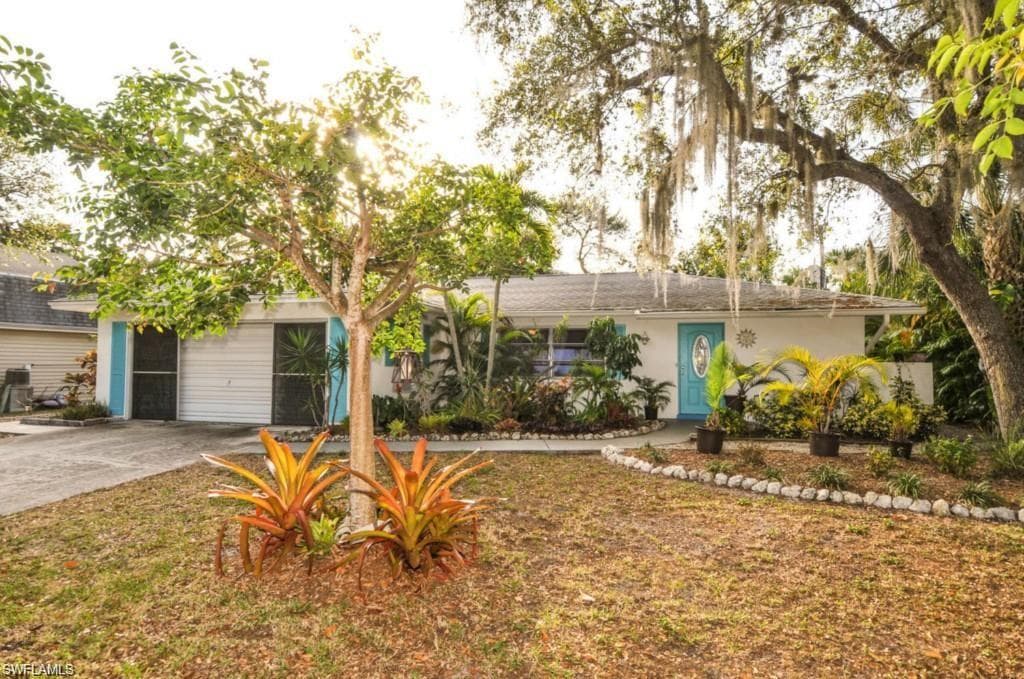 160 Sabal DR FORT MYERS BEACH, FL 33931