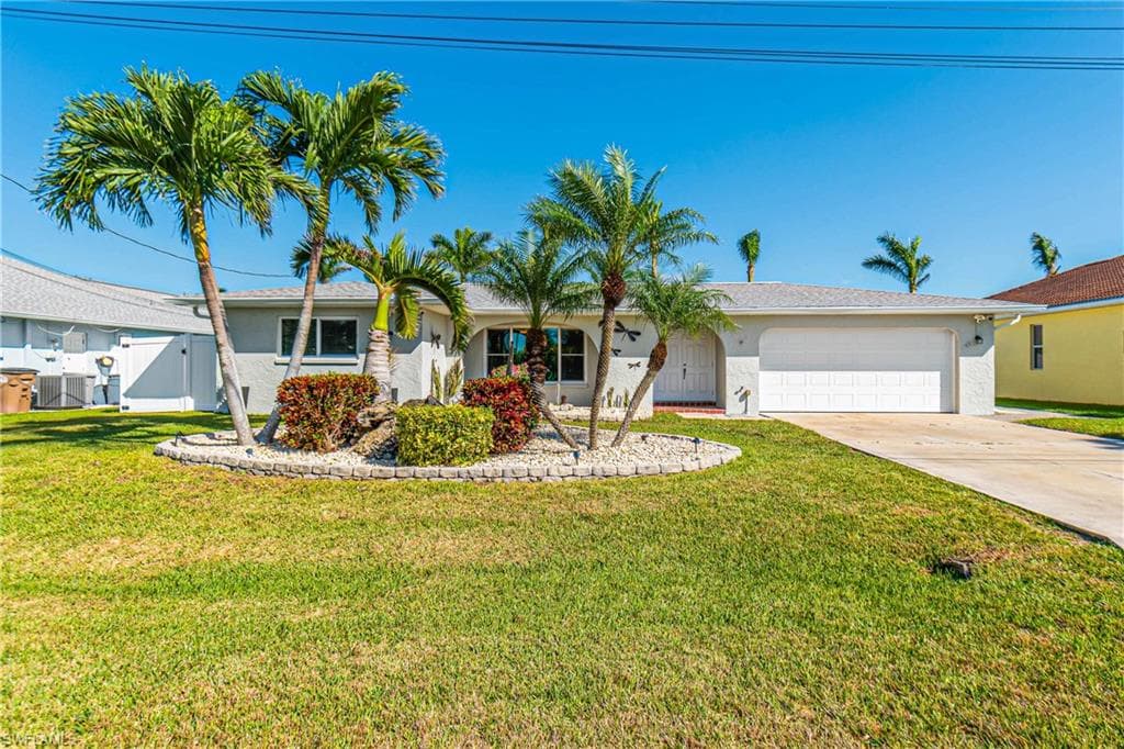 229 SE 29th TER CAPE CORAL, FL 33904