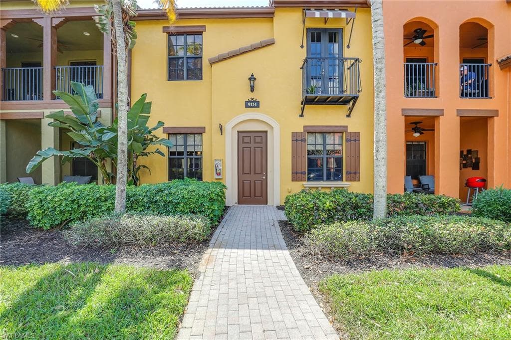 9114 Chula Vista LN 119-3 NAPLES, FL 34113