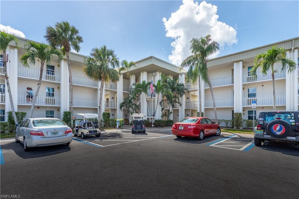 1624 Pine Valley DR 206 FORT MYERS, FL 33907
