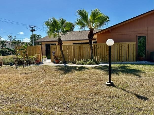 6302 Royal Woods DR FORT MYERS, FL 33908