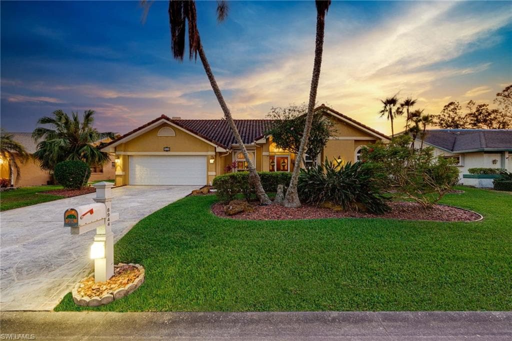 8944 Banyan Cove CIR FORT MYERS, FL 33919