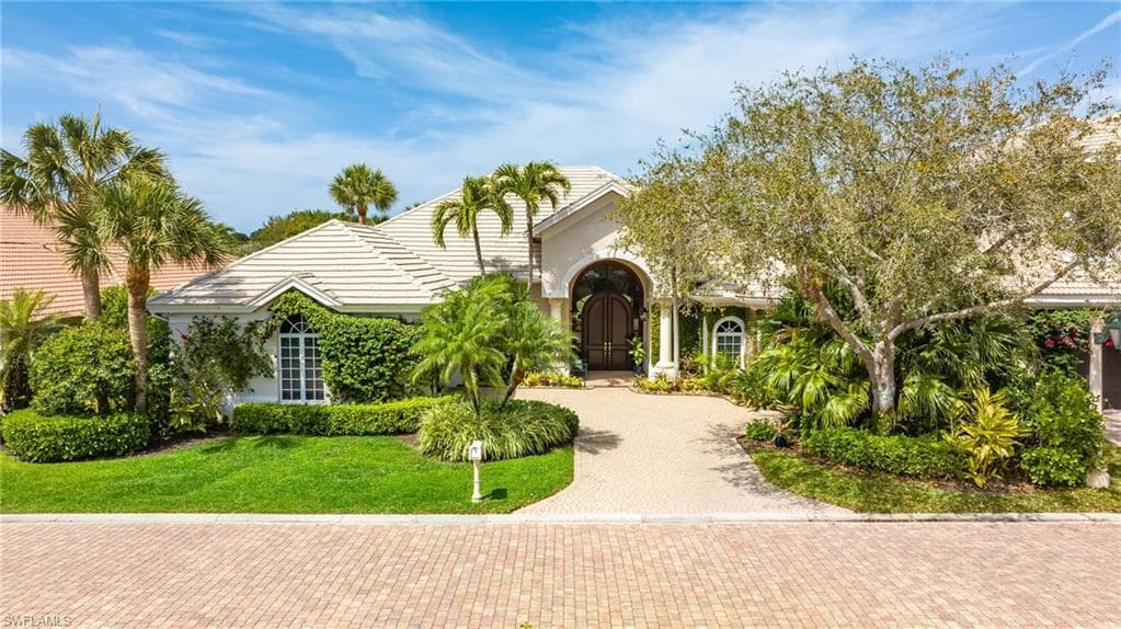 2489 Augusta DR NAPLES, FL 34109