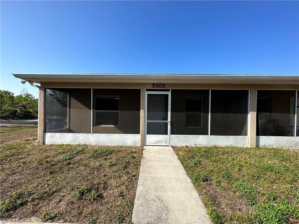 5203 29th ST SW LEHIGH ACRES, FL 33973
