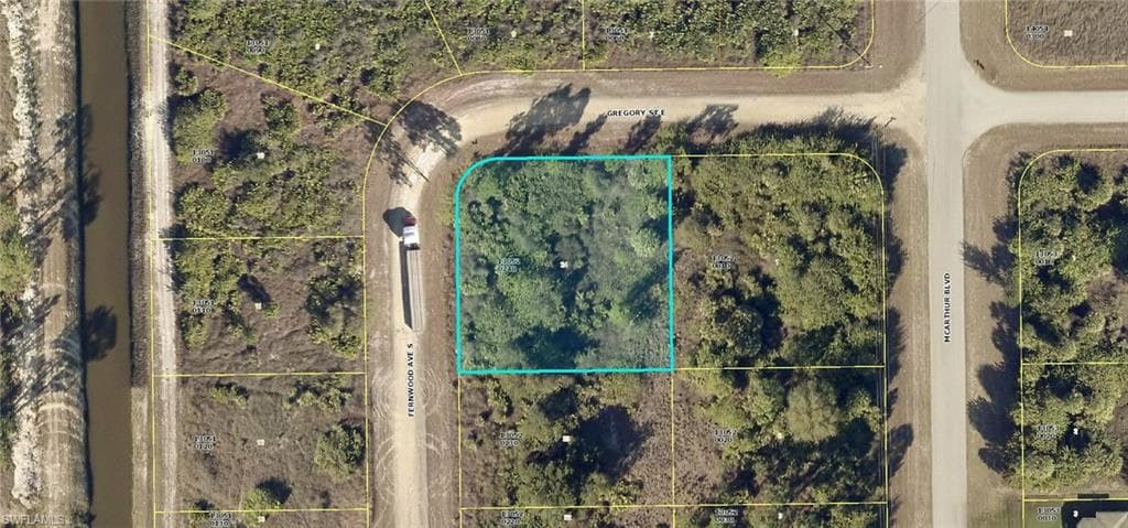407 Fernwood AVE S LEHIGH ACRES, FL 33974