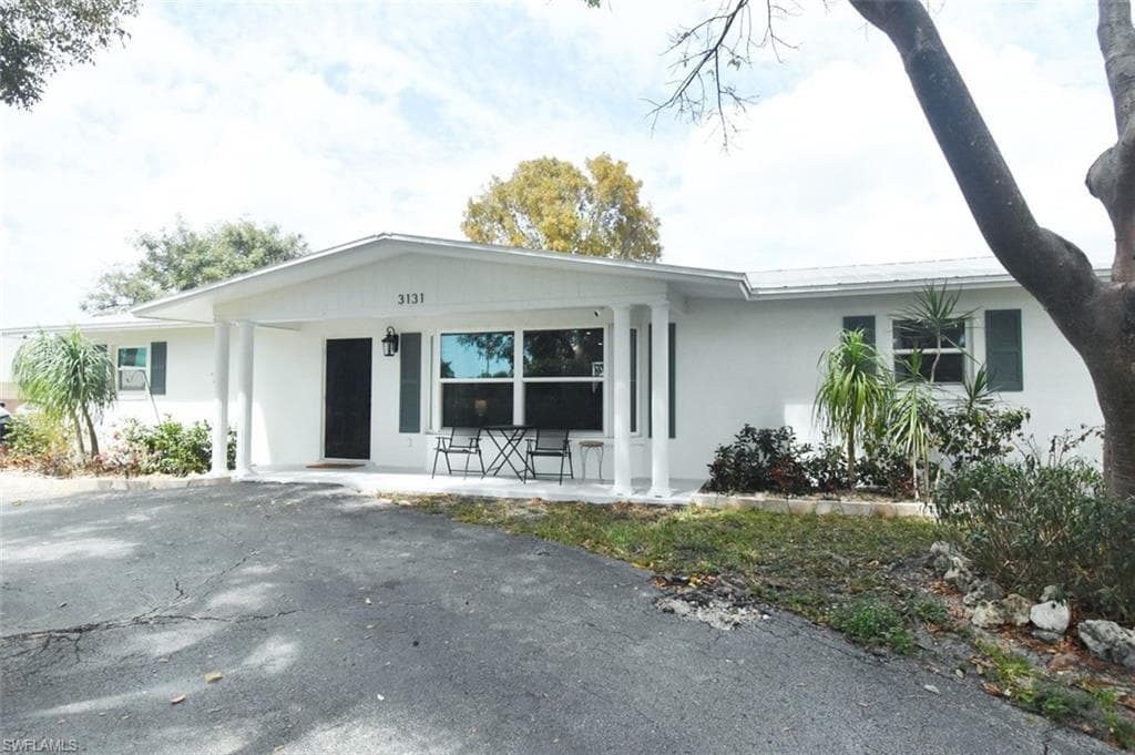 3131 Calusa AVE NAPLES, FL 34112