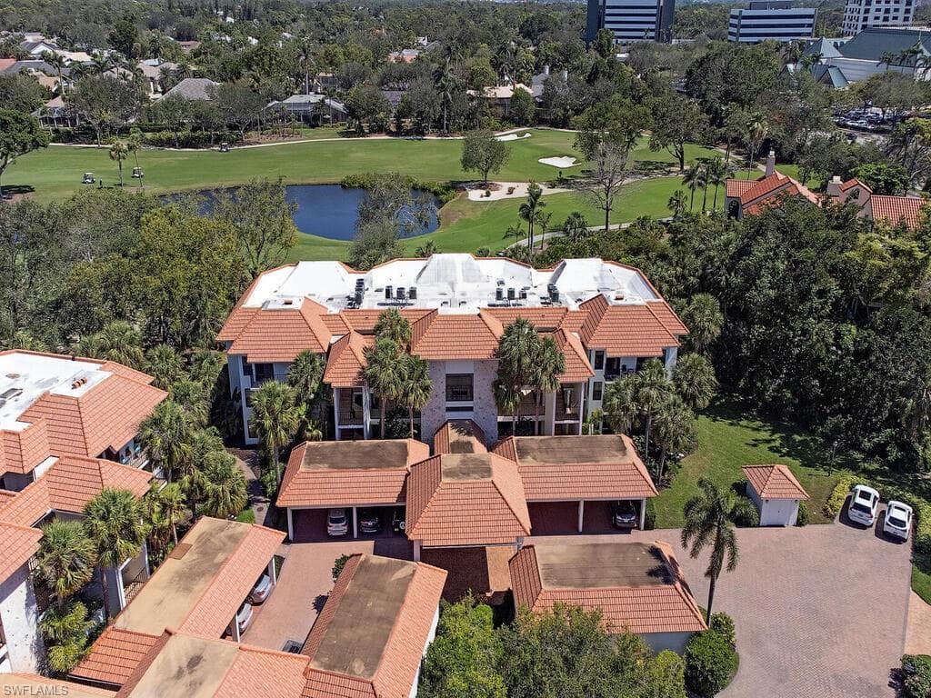 5880 Via Lugano 301 NAPLES, FL 34108