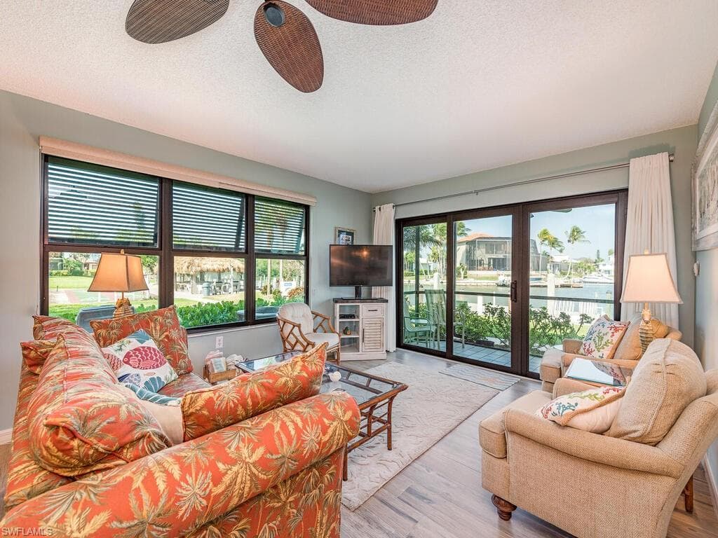 543 Seaview CT J-1 MARCO ISLAND, FL 34145